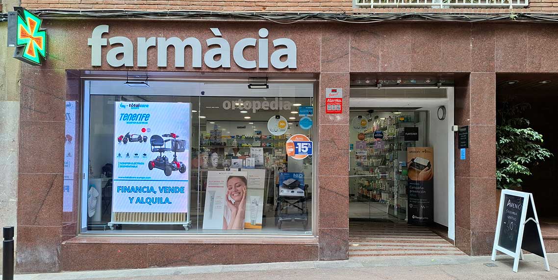 fachada farmacia lilium